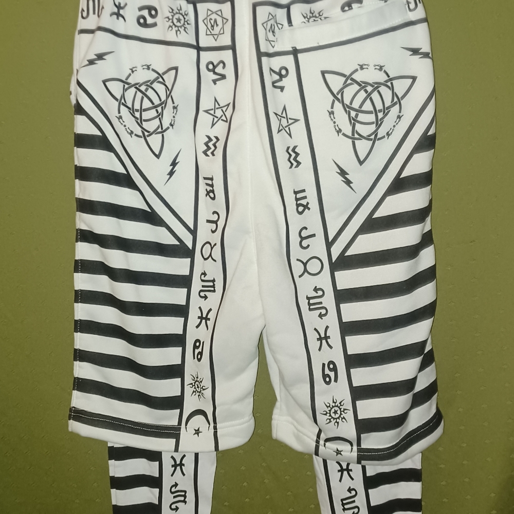 Sm Keiv board shorts w/ attached leggings,